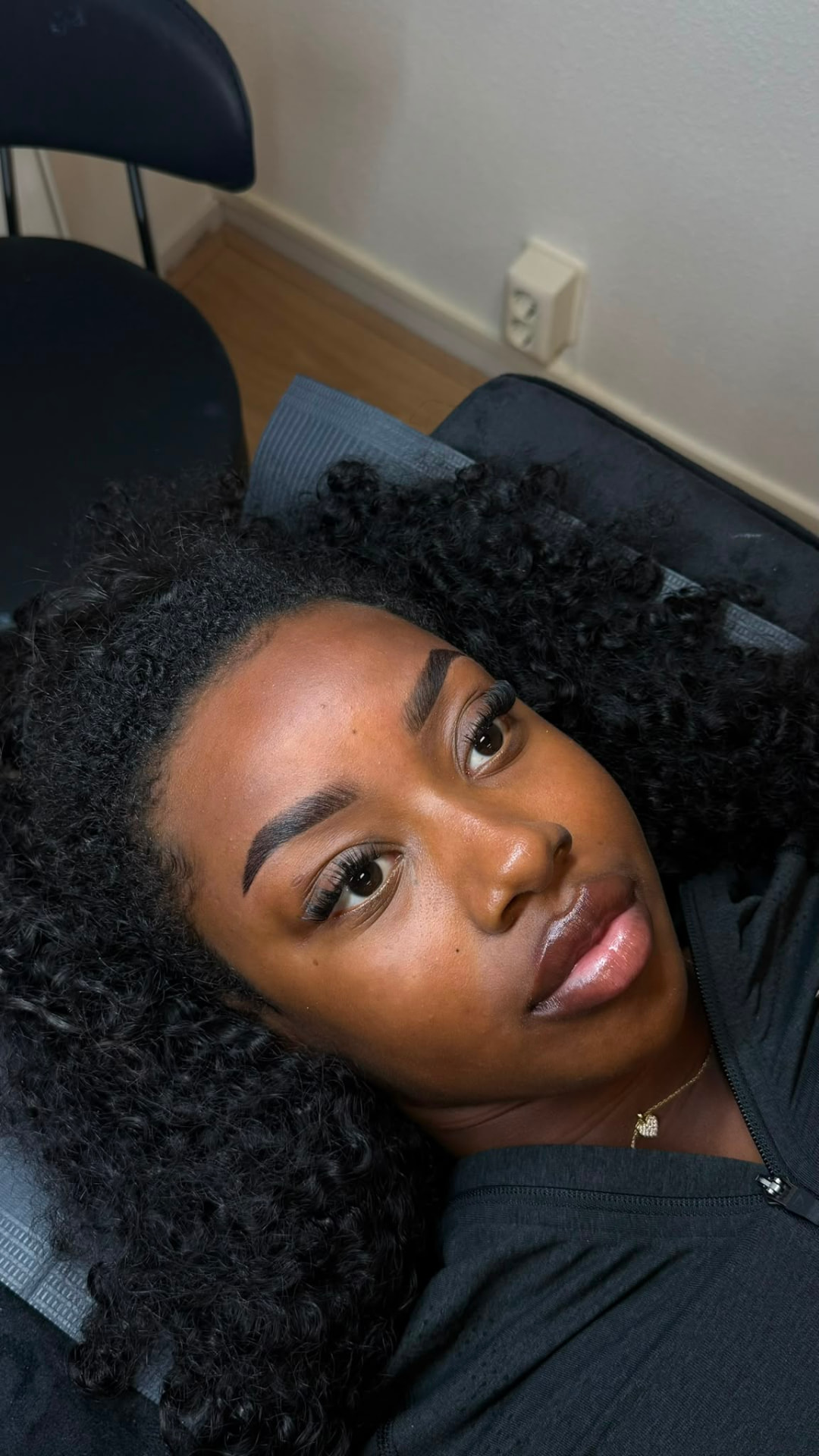 Brow lamination, hybrid brows & threading
